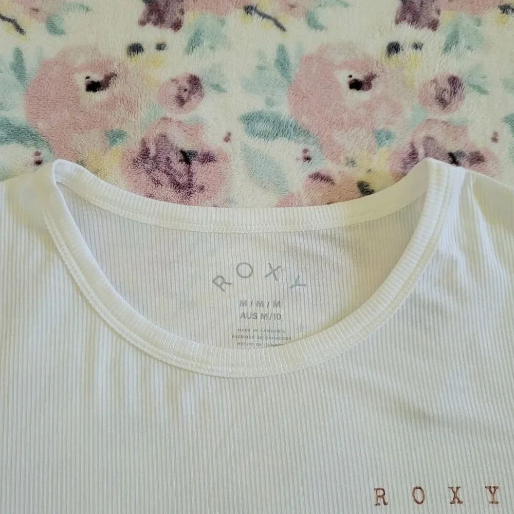 Roxy Frozen❄️ Day Ribbed Tee👕 - NWT - Picture 3 of 13